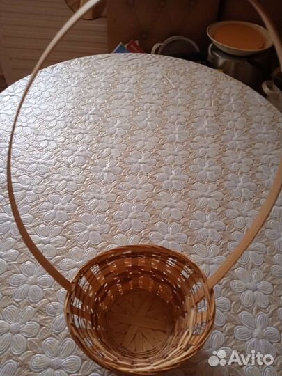 Плетёная корзинка и кашпо деревянное