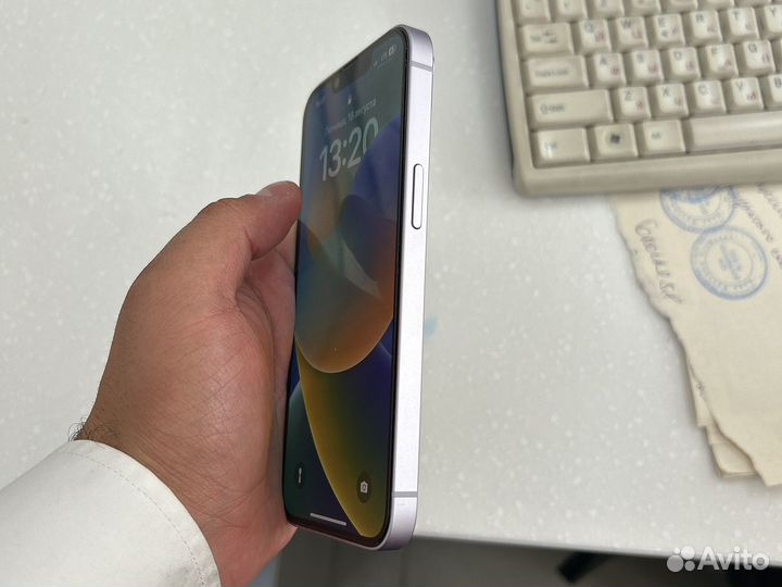 Телефон iPhone 14