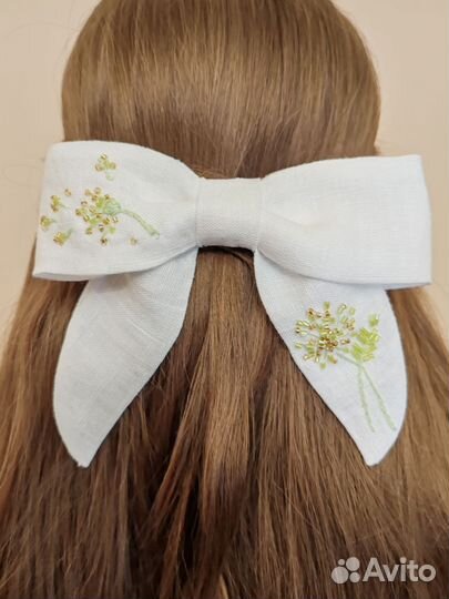 Бант для волос льняной с вышивкой