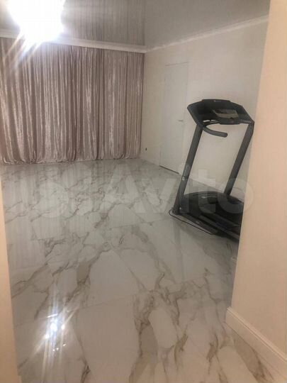 4-к. квартира, 76 м², 1/9 эт.