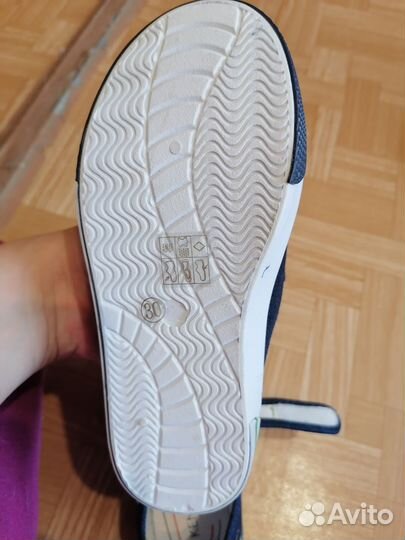 Кроссовки для ребенка