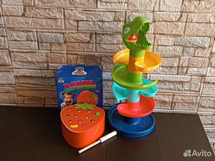 Развивающие игрушки для малышей пакетом