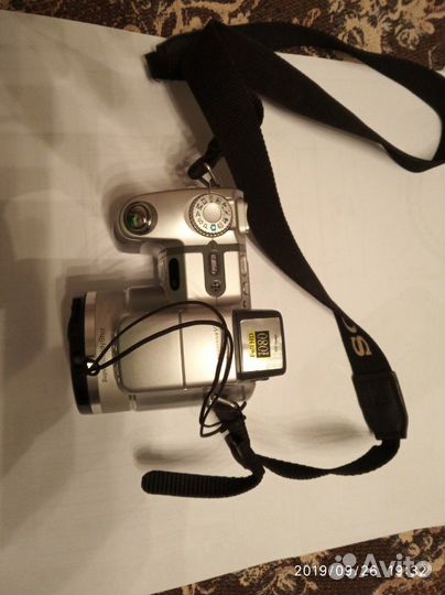 Компактный фотоаппарат