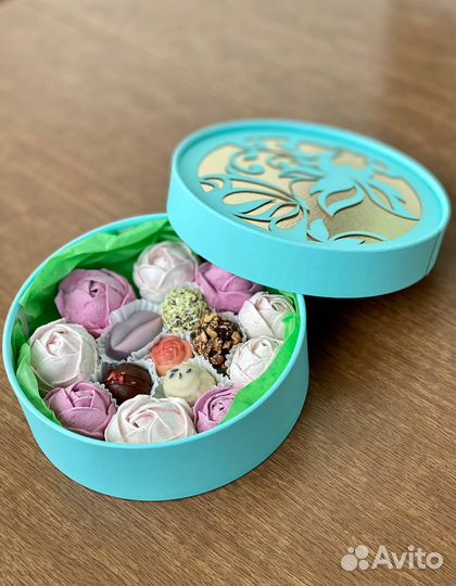 Шоколад, конфеты и зефир ручной работы