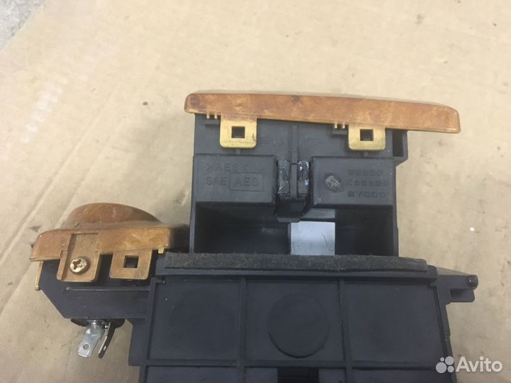 Пепильница Nissan Maxima A33 (4606)