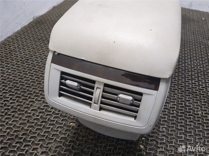 Консоль салона Toyota Venza, 2010