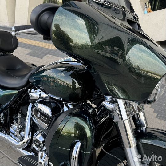 Street Glide 2018 (Hard Candy Custom)