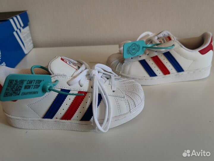 Кроссовки adidas Superstar