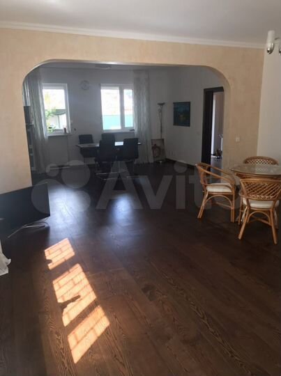 3-к. квартира, 126 м², 1/4 эт.