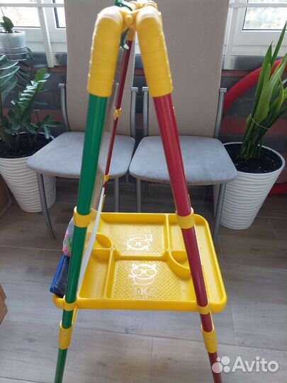 Мольберт Nika и много магнитов