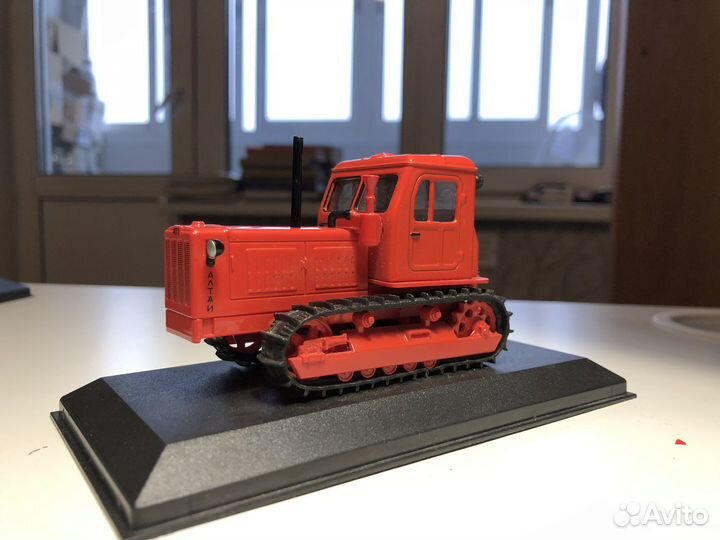 Модель трактора Т-4А алтаец