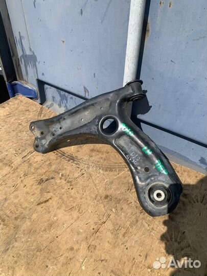 Рычаг передний левый Volkswagen Polo 5