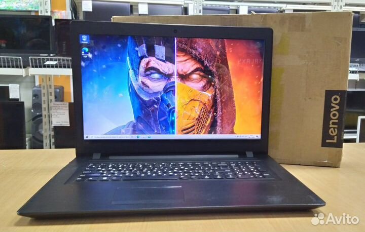 Lenovo 80UM/AMD A8 7410/4GB/AMD R5/1000GB/17.3