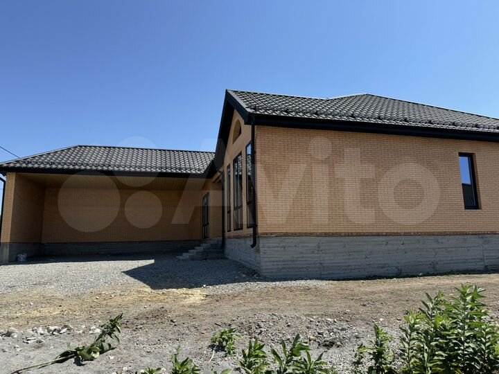 Дом 180 м² на участке 6 сот.