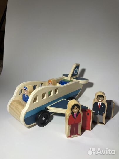 Машинки - автовоз и самолет с пассажирами