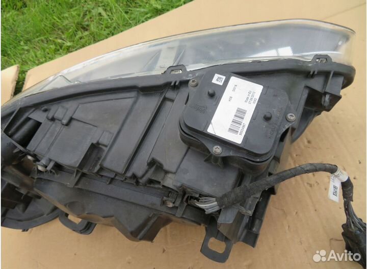 Volvo XC60 рестайлинг фара передняя правая