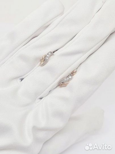 Золотые серьги с камнем