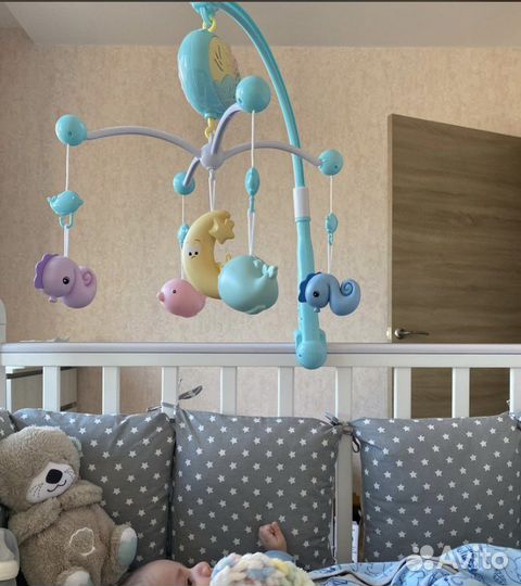 Музыкальный мобиль на кроватку