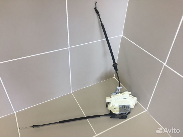 Замок двери задней левой VAG 3C4839015A