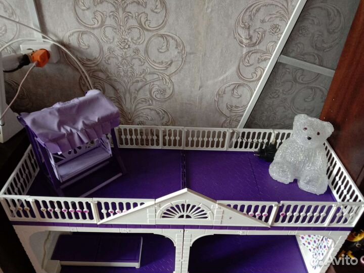 Большой кукольный домик