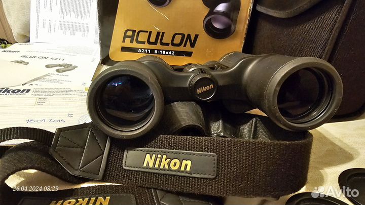 Бинокль Nikon Aculon A211 Zoom 8-18x42