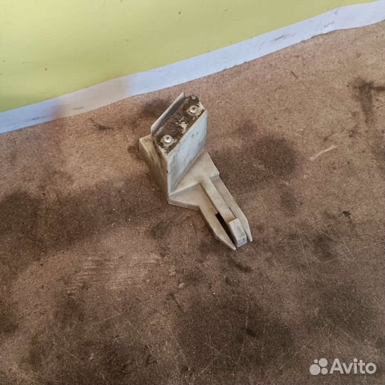 Кронштейн бампера левый Mitsubishi lancer 10