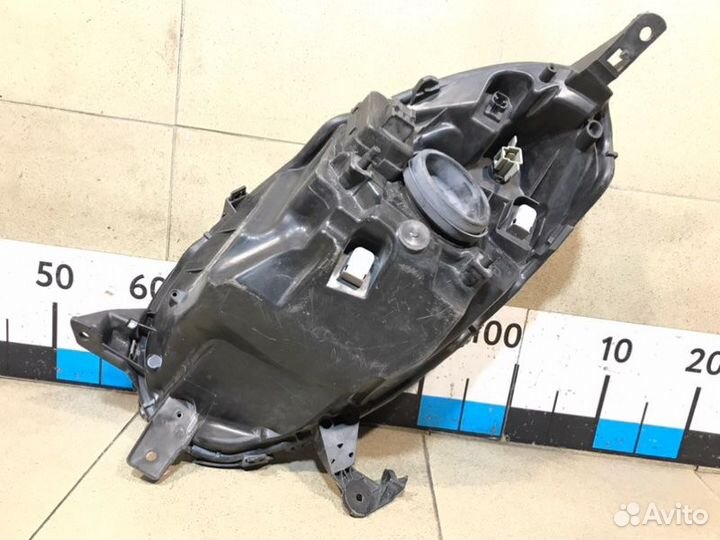 Фара правая Nissan Micra K12