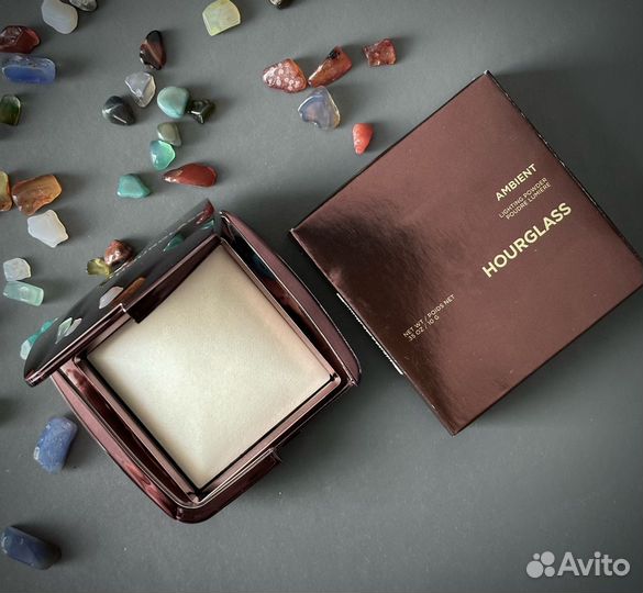 Компактная пудра Hourglass Ambient lighting Powder
