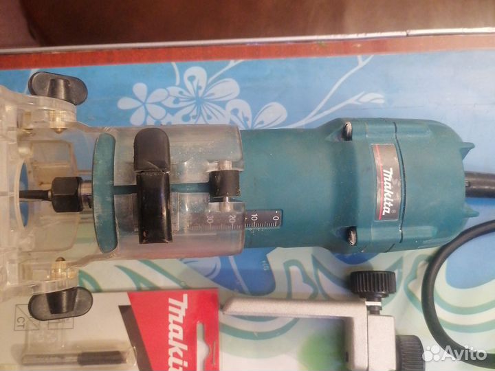 Фрезер Makita 3708F