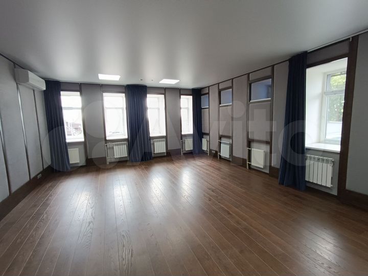 Офис на ул Родионова 46 м²