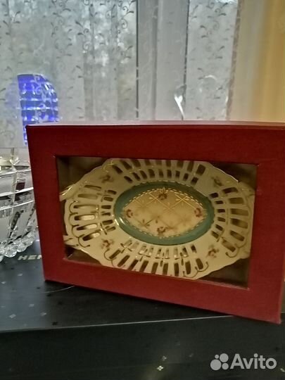 Конфетница, самовар, сахарница, ложечки