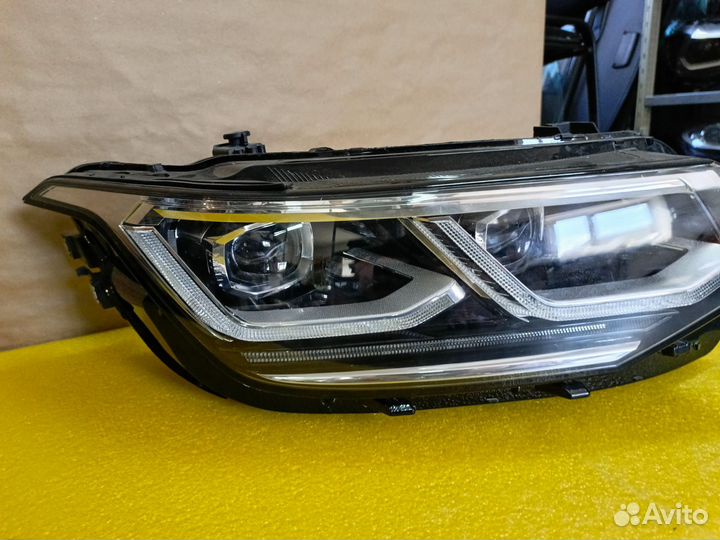 Фара правая б/у оригинал Tiguan 2 IQ light