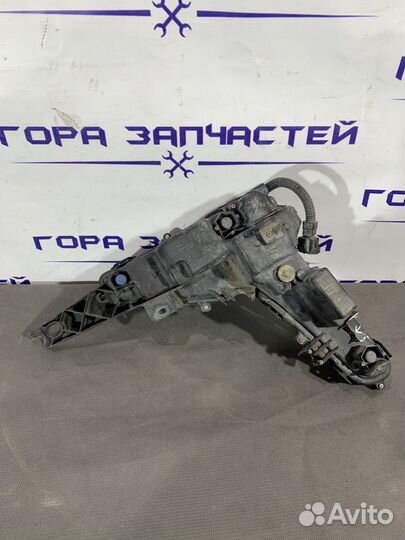 Туманка Lexus LX 24401R, правая передняя