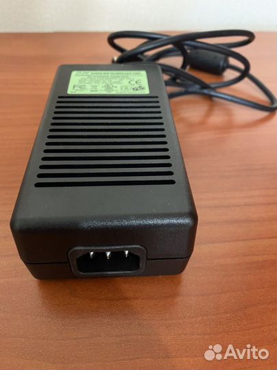 Блок питания, сетевой адаптер