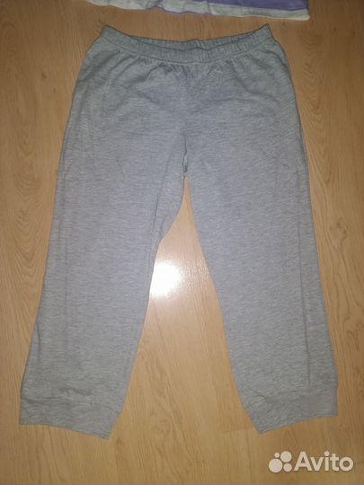 Новый костюм футболка и бриджи