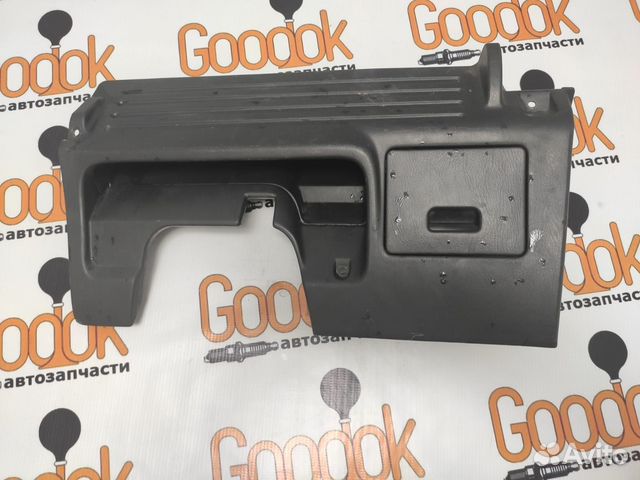 Накладка 681062F901 Nissan Primera P11