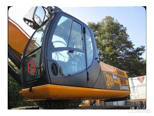 Стекло лобовое нижнее экскаватор Jcb JC 160