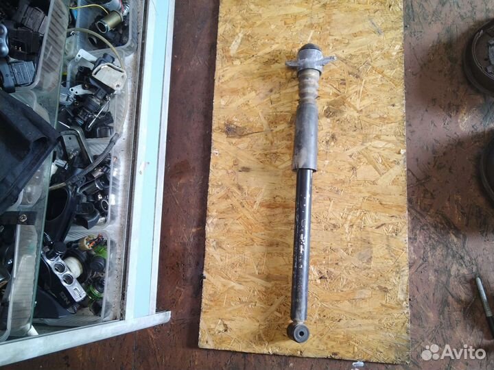 Стойки задней Volkswagen Polo 5