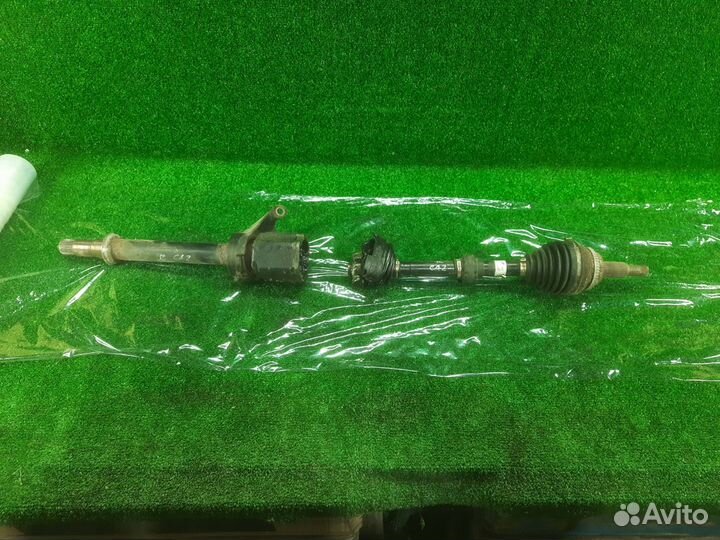 Полуось передняя правая (приводной вал, шрус) Toyo