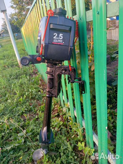 Подвесной лодочный мотор