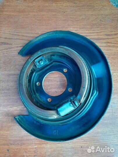 Пыльник тормозного диска Toyota Camry 50