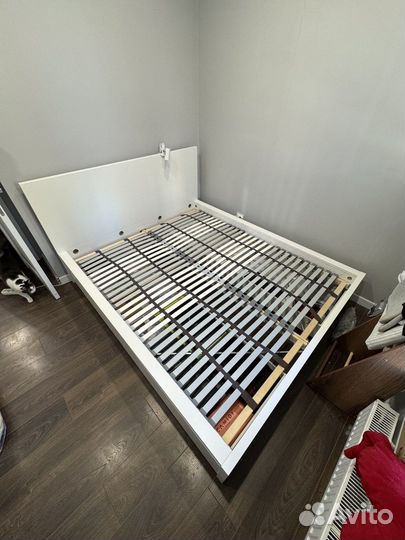 Двуспальная кровать IKEA malm 200х160