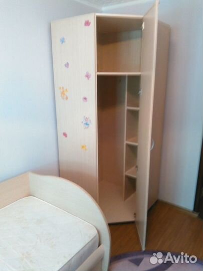 Продаю угловой шкаф