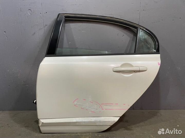 Дверь задняя левая Honda Civic 8 4D FD