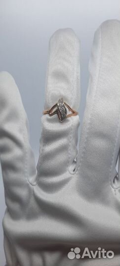 Золотое кольцо с фианитом