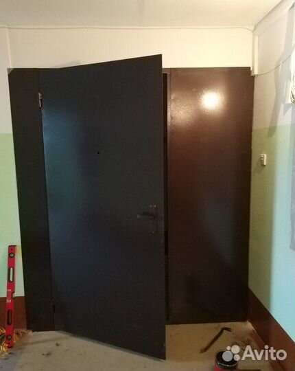 Тамбурная дверь в кладовку