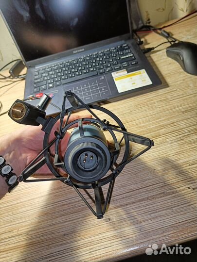 Студийный микрофон akg 420