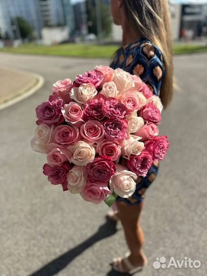 Живые цветы букеты розы / доставка цветов