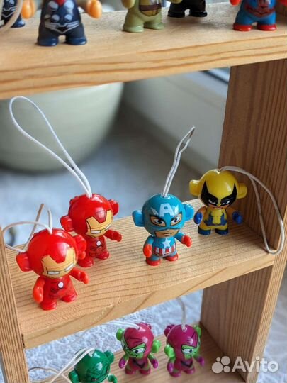 Игрушки из киндер сюрприза Марвел