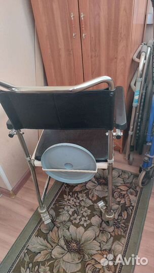Санитарный стул туалет на колесах